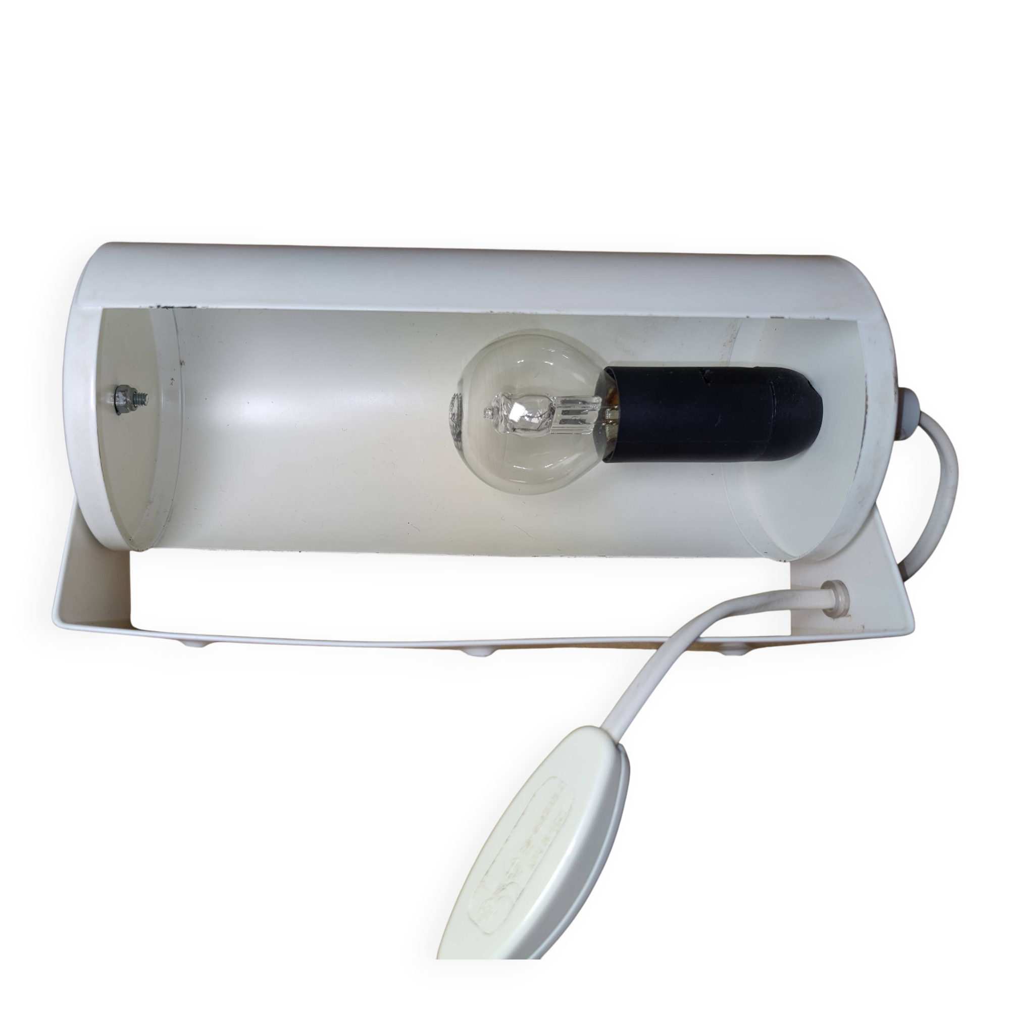 White Lod type v413 roller wall lamp from Ikea.