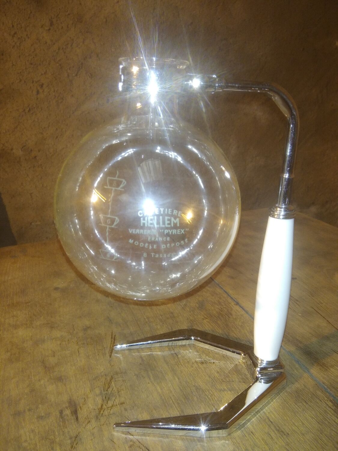 Hellem vacuum coffee maker