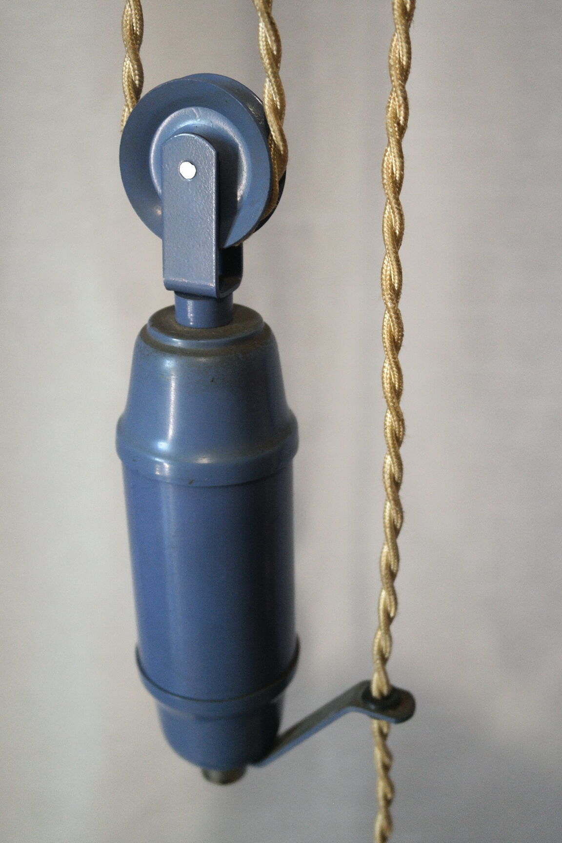 Suspension enamelled sheet metal rises drop vintage blue