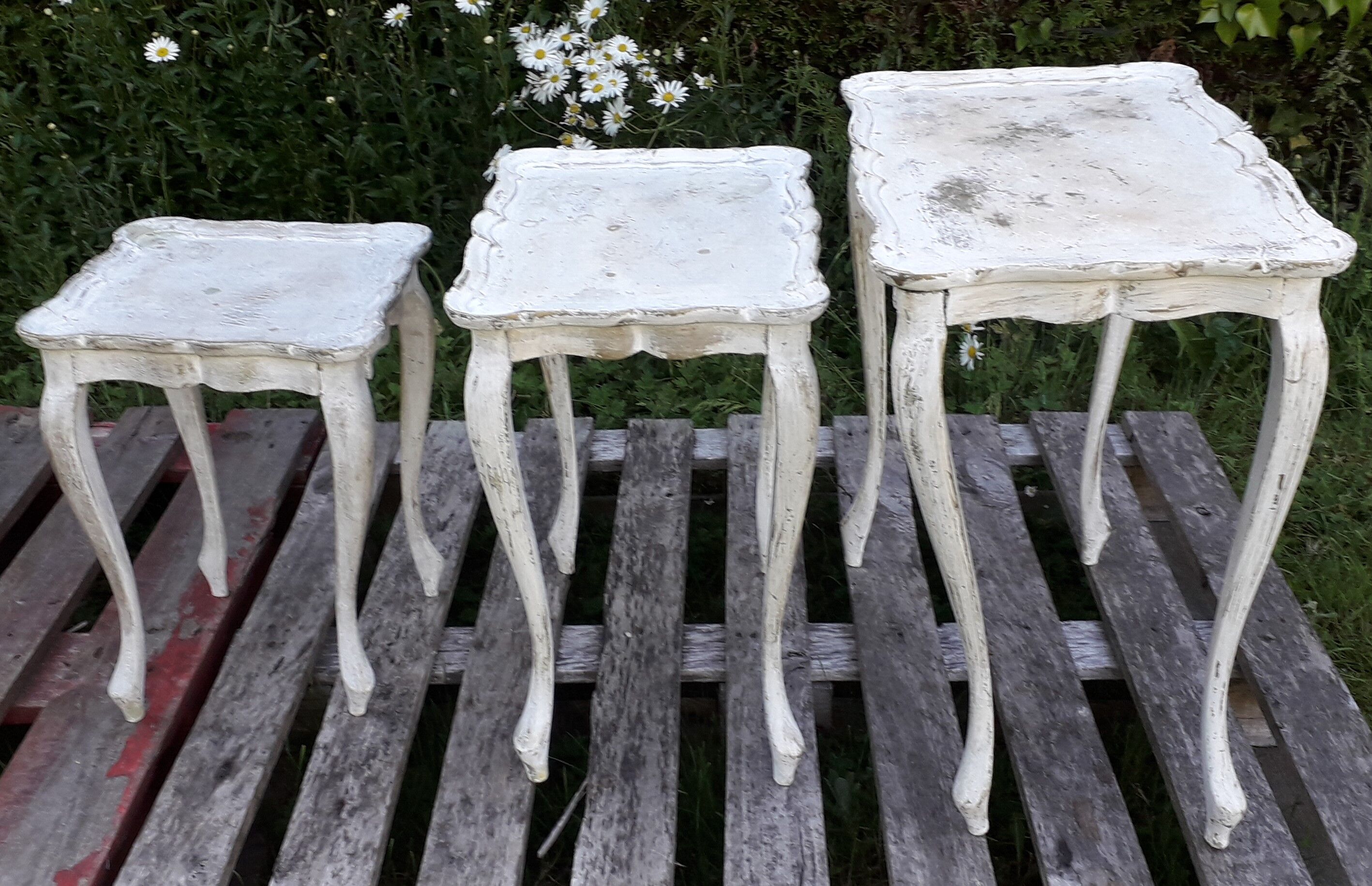 Pull out tables florentine style