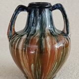 Vase with two handles in sandstone