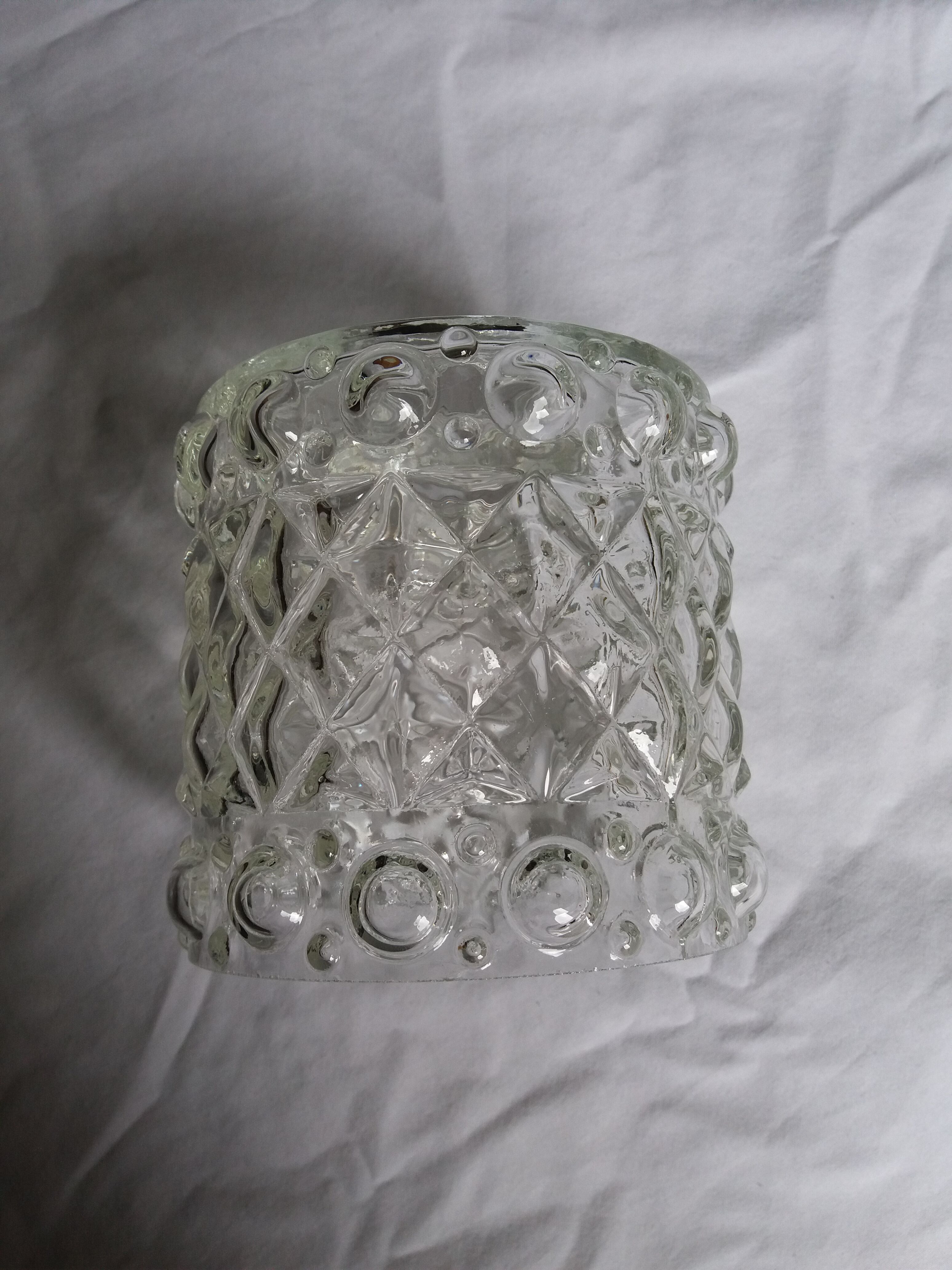 Moulded glass suspension