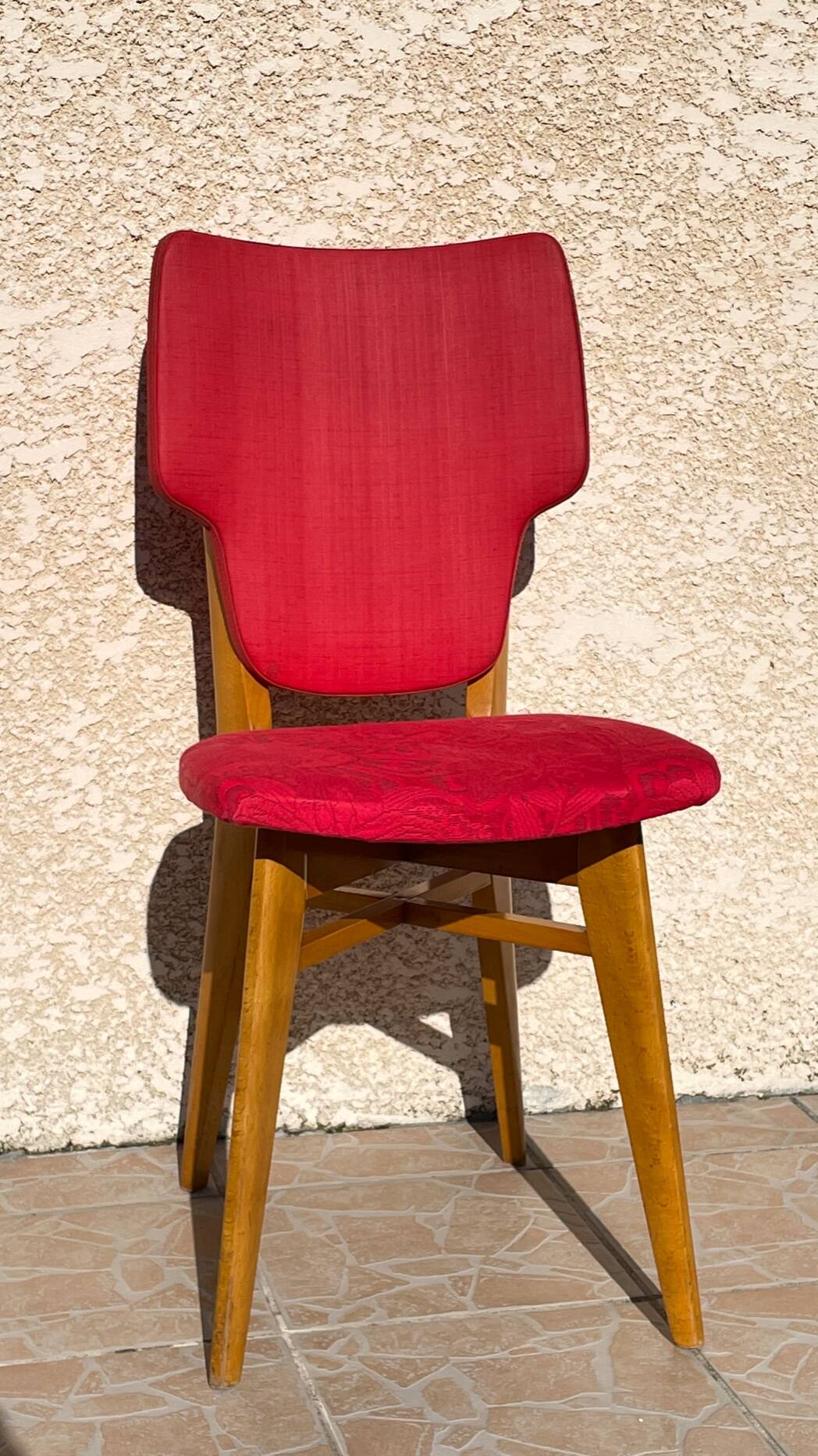 Chaise rétro vintage rouge graphique
