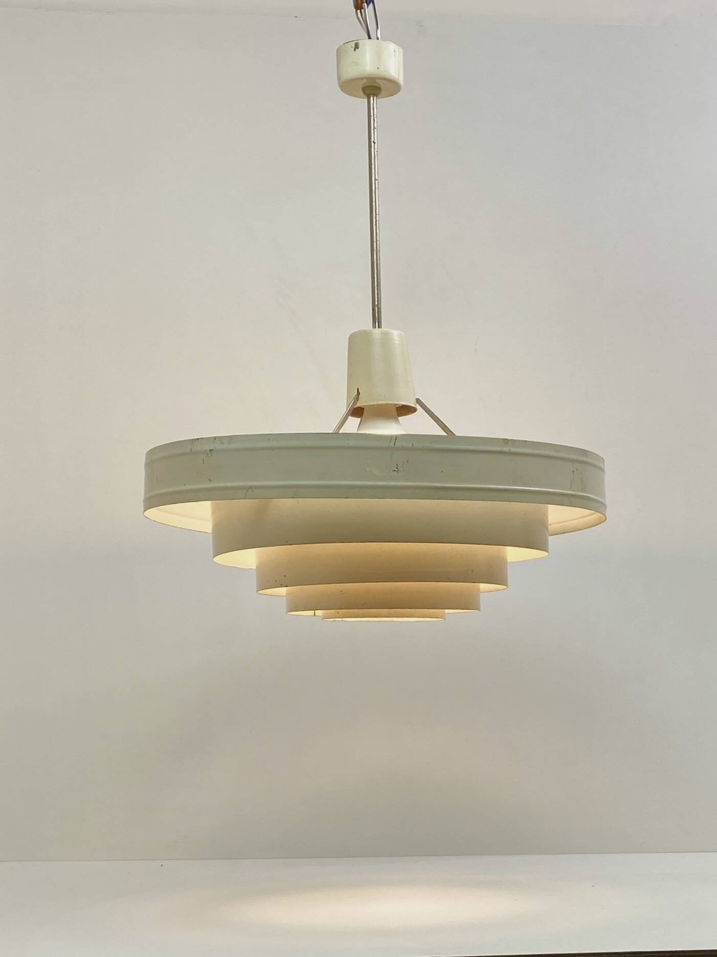 Vintage 1960s Metal Pendant Light – Design