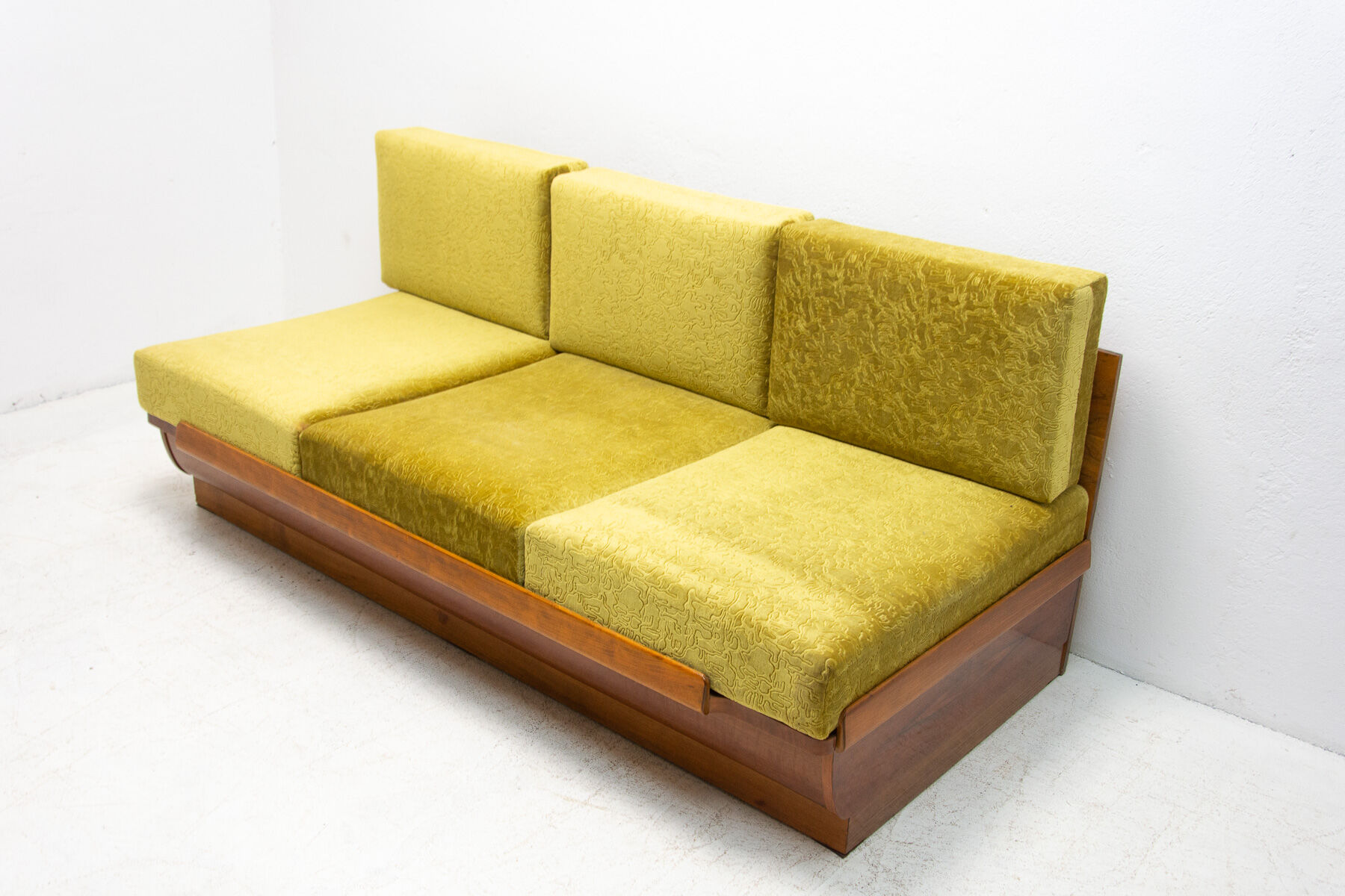 mid century sofabed in walnut by jindrich halabala for up zavody, 1950´s