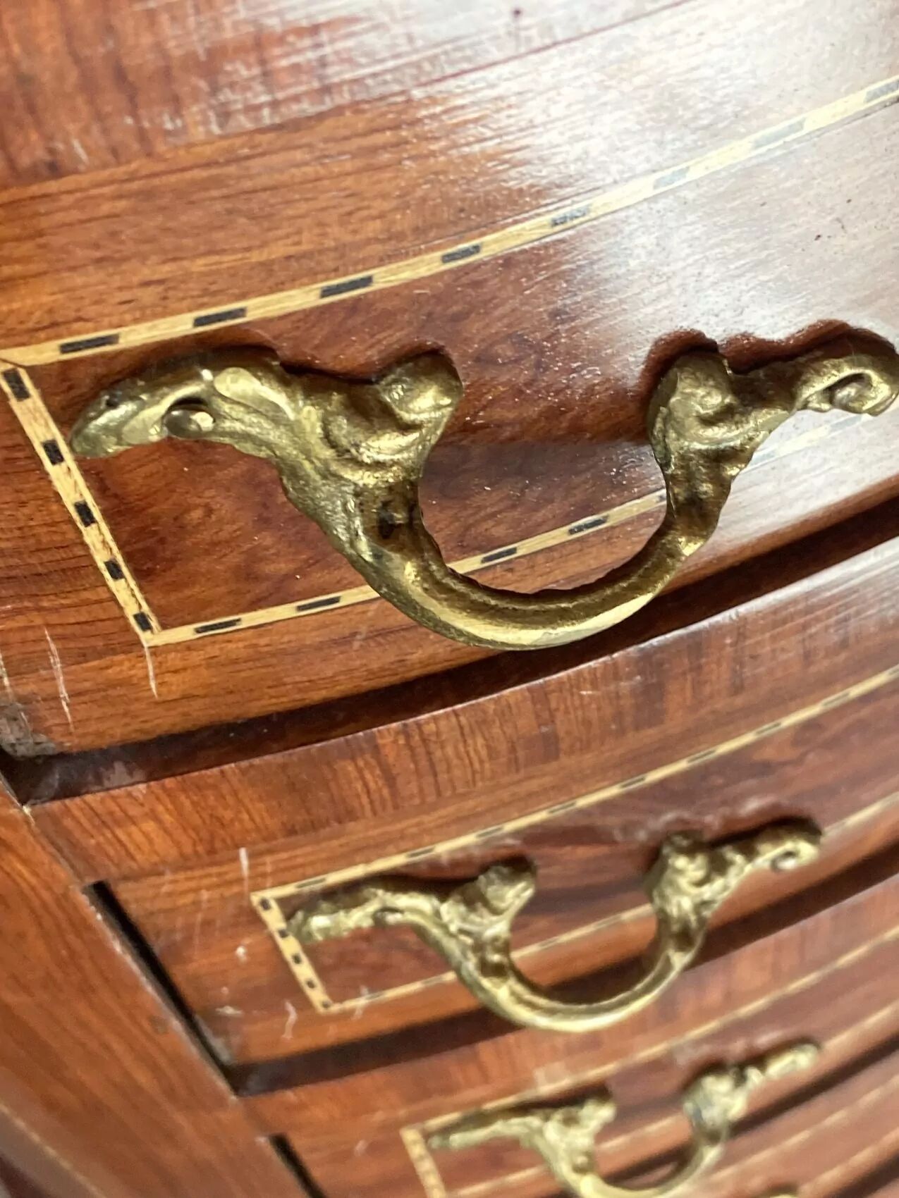 Curved Louis XV style chest of drawers with four drawers – 20th century.