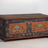 Malle ancienne à motifs floraux (c.1870)