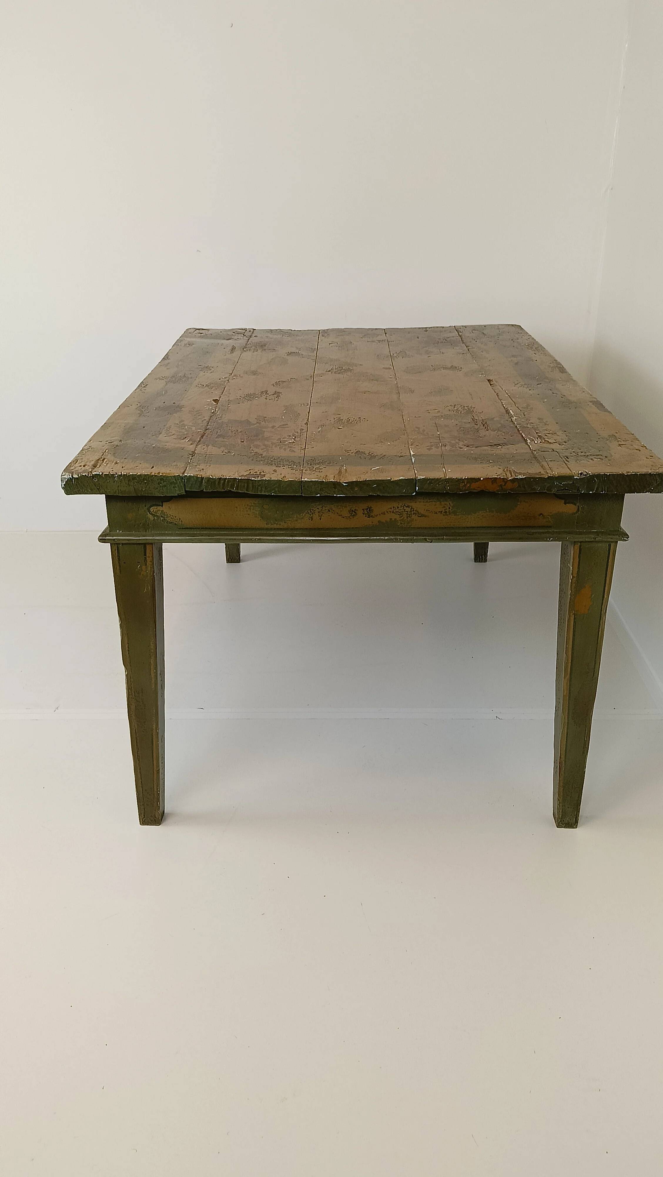 Table à manger suédoise de cuisine ancienne