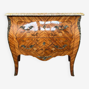 Commode galbée de style Louis XV