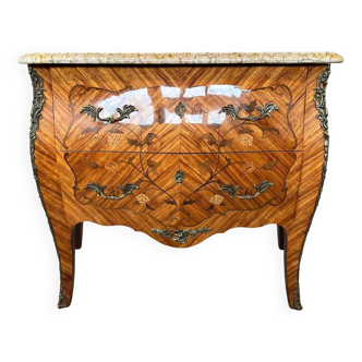 Commode galbée de style Louis XV