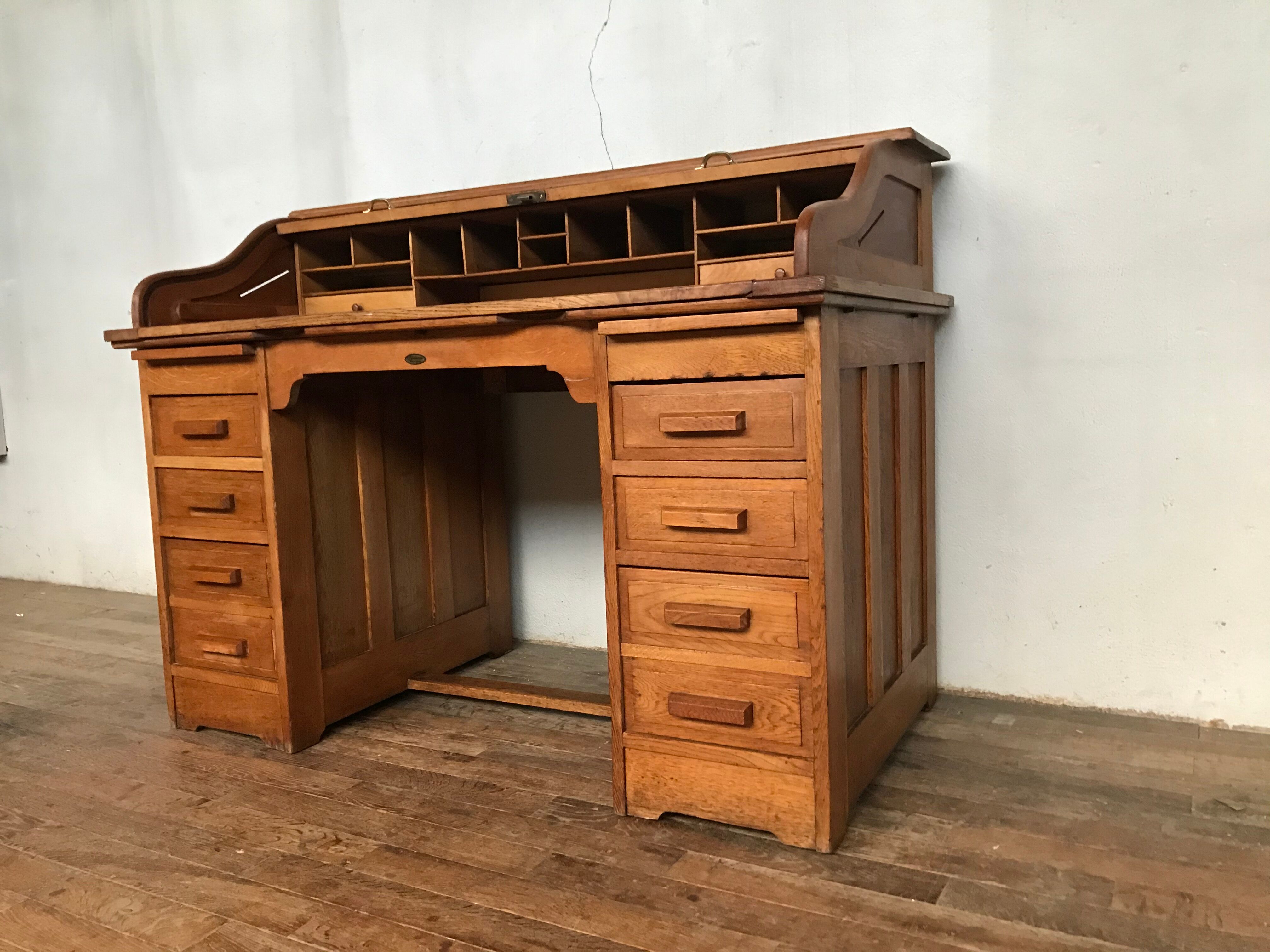 American solid solid oak cylinder desk from 1930