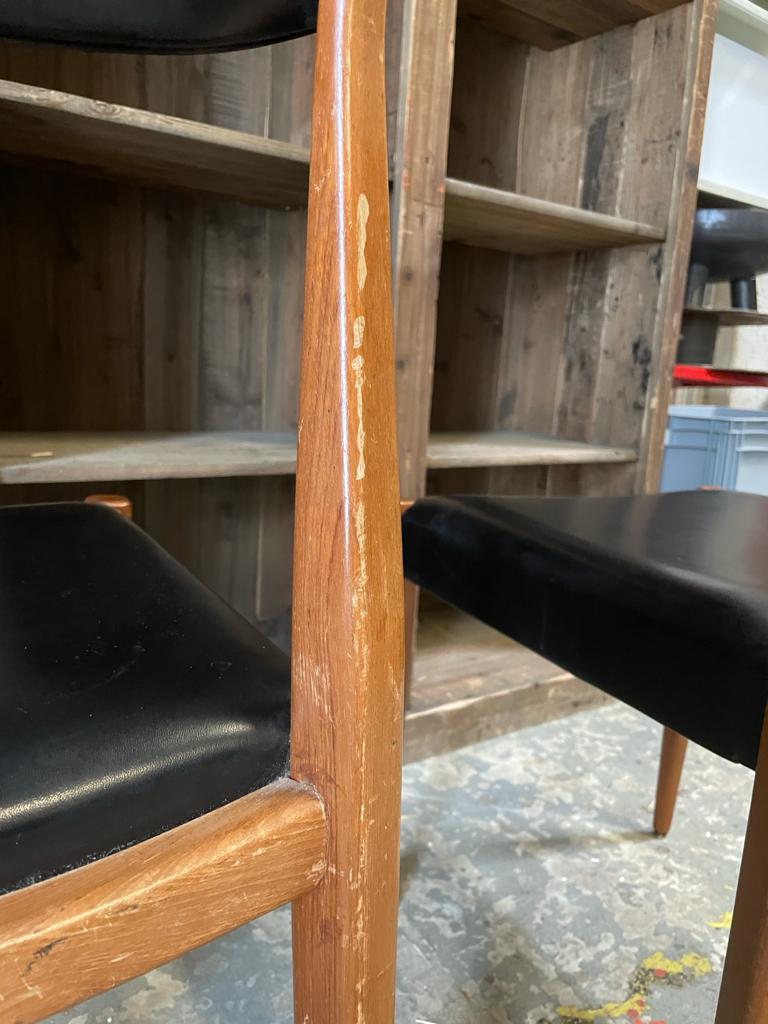 Lot of two vintage black chairs - 1960s wood