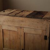 Petit meuble paysan en bois massif, vers 1900