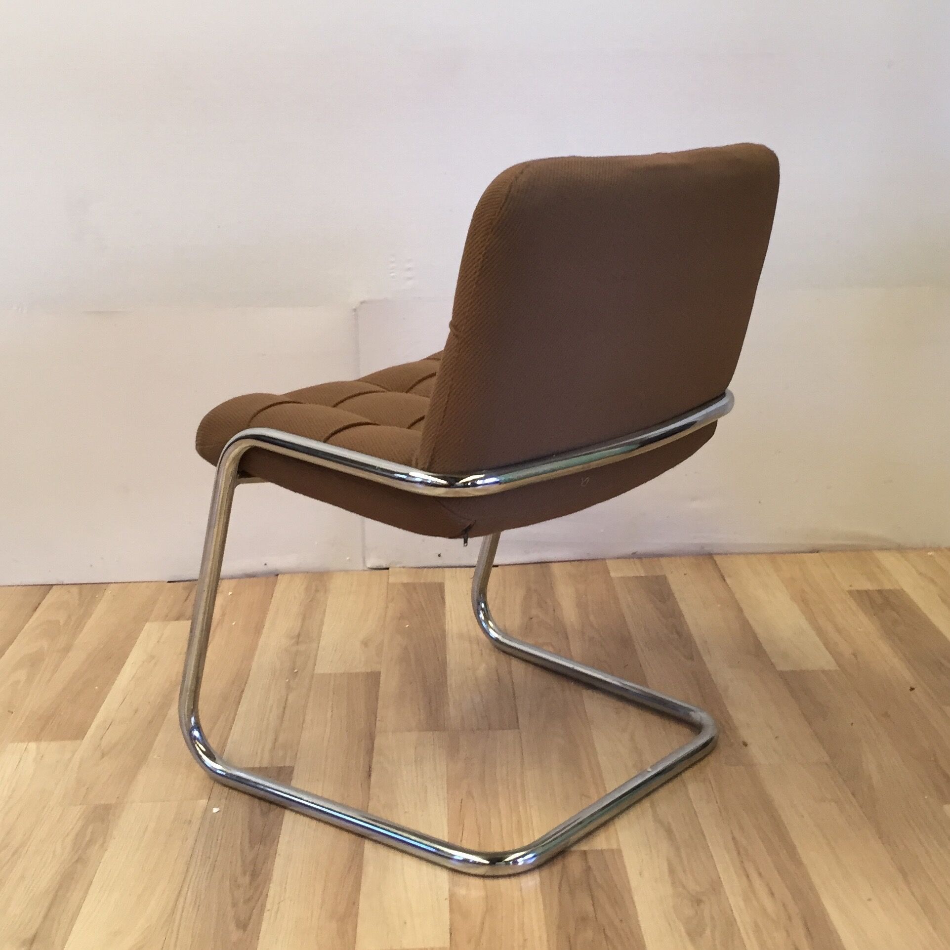 Storm office chair for Airborne