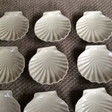 Series of 11 ramekins