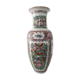 Vase chinois en porcelaine peint à la main, signé