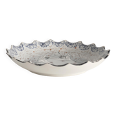 Assiette en porcelaine bleu clair avec des grues de la période Meiji japonaise