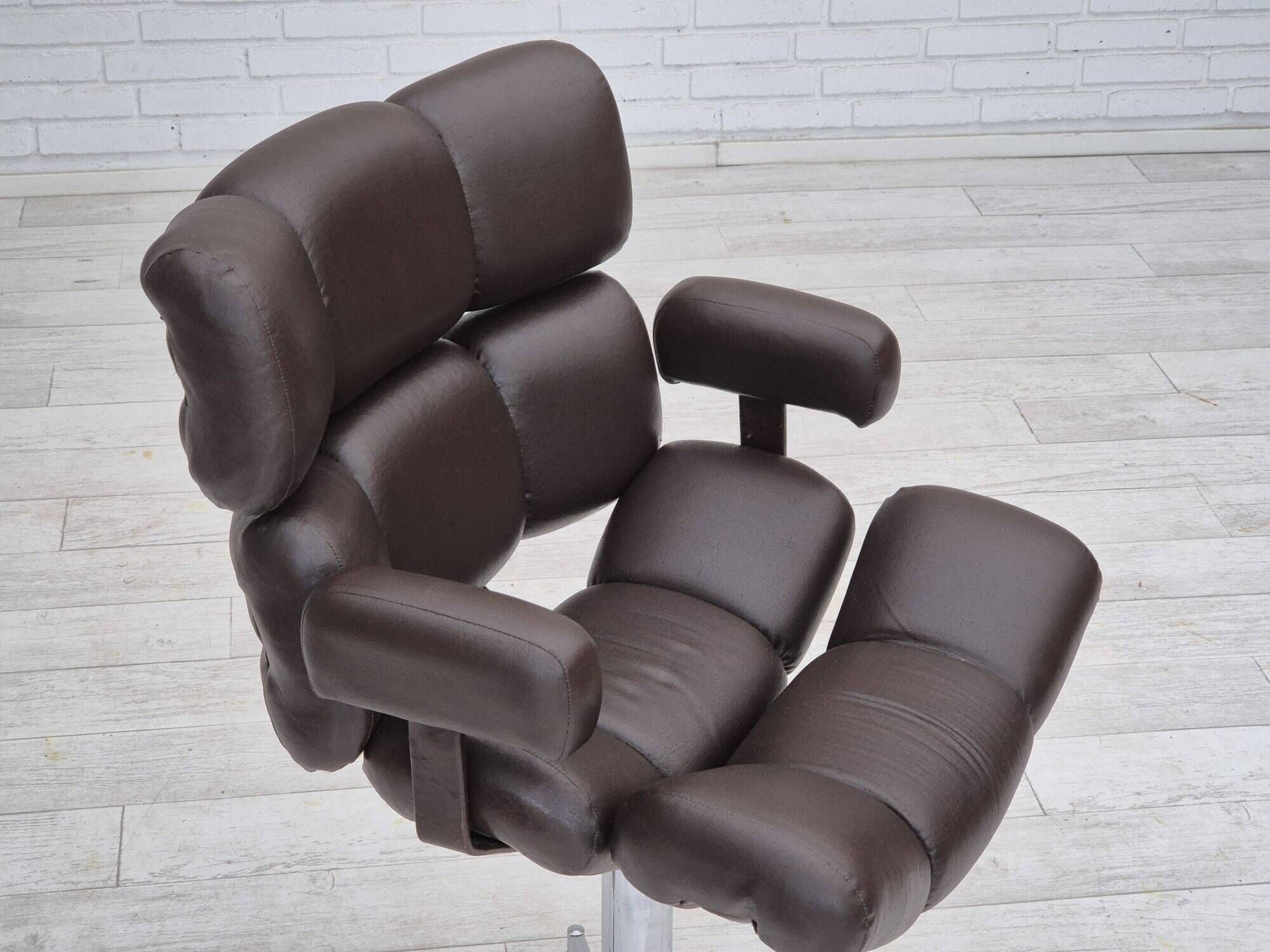 1970s, Scandinavian swivel chair, original condition, artificial leather, chrome steel.