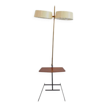 Lampadaire en laiton et métal laqué avec étagère pour magazines en bois