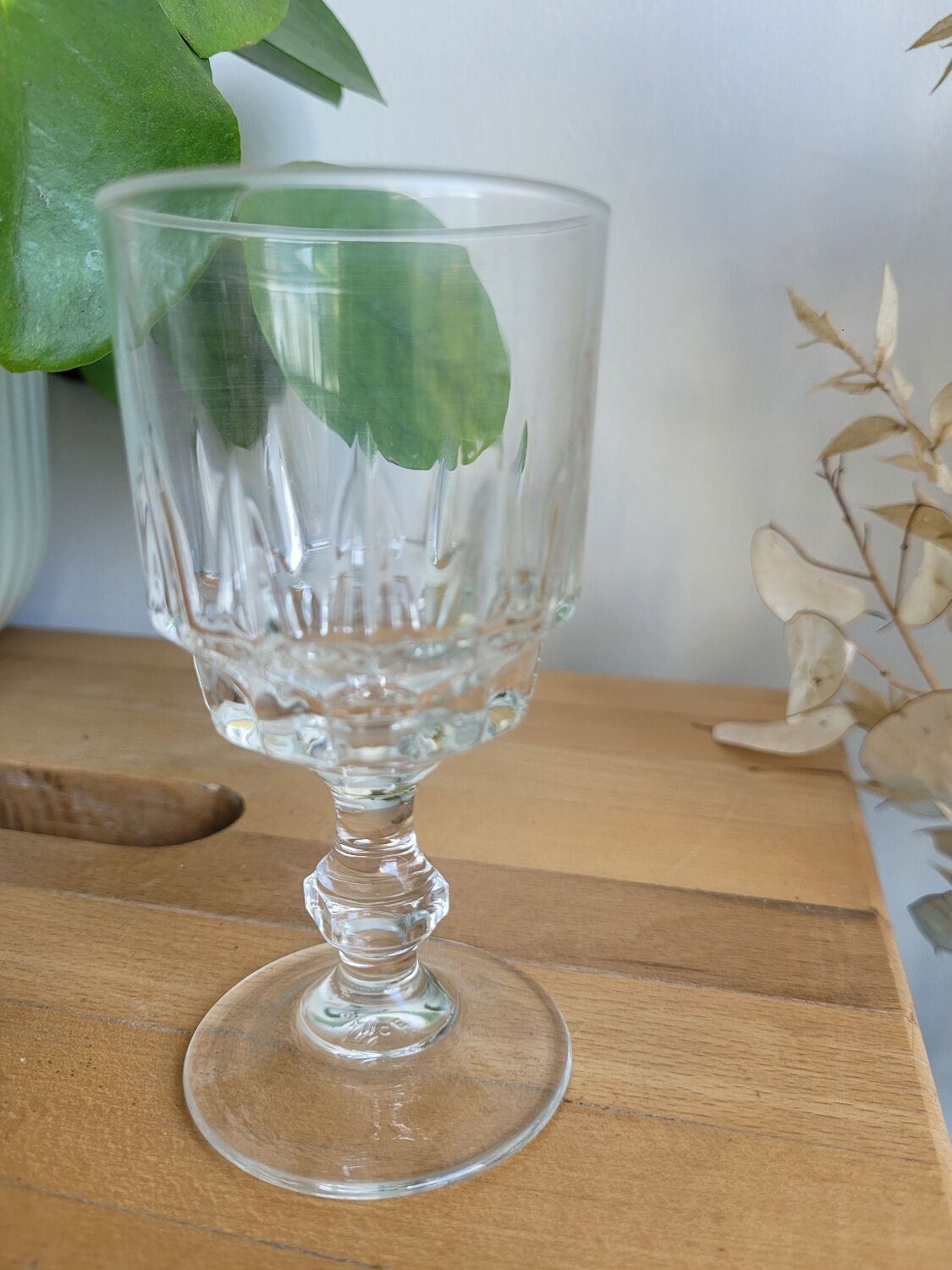 Glass stemmed glass