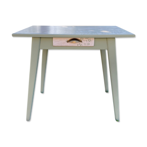 Table vert de gris