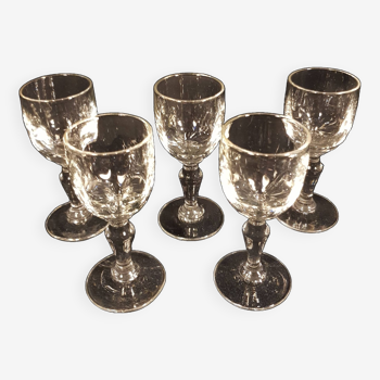 5 anciens verres à liqueur en verre soufflé