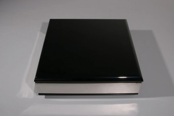 Table basse noire carrée Willy Rizzo avec verre miroir