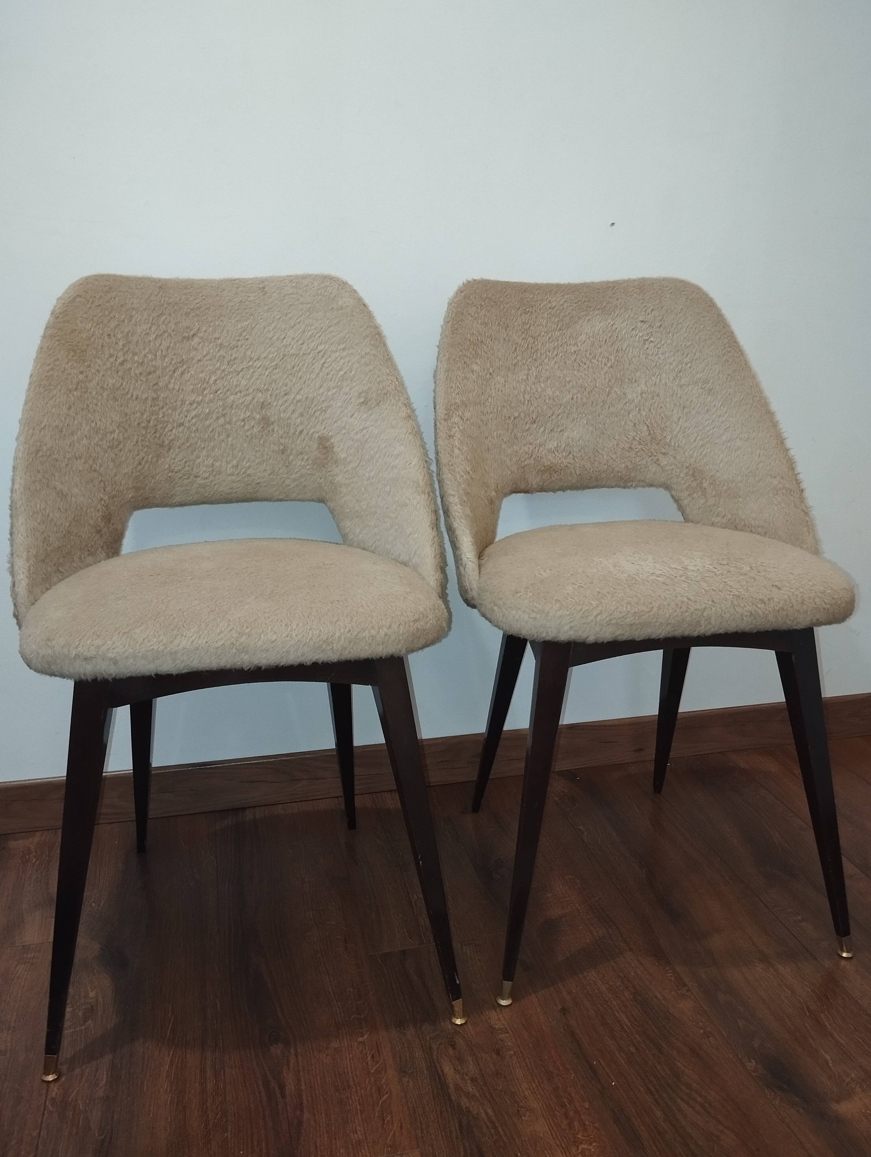 Beige vintage shaggy chairs