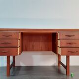 Small danish vintage desk in 1960s teck