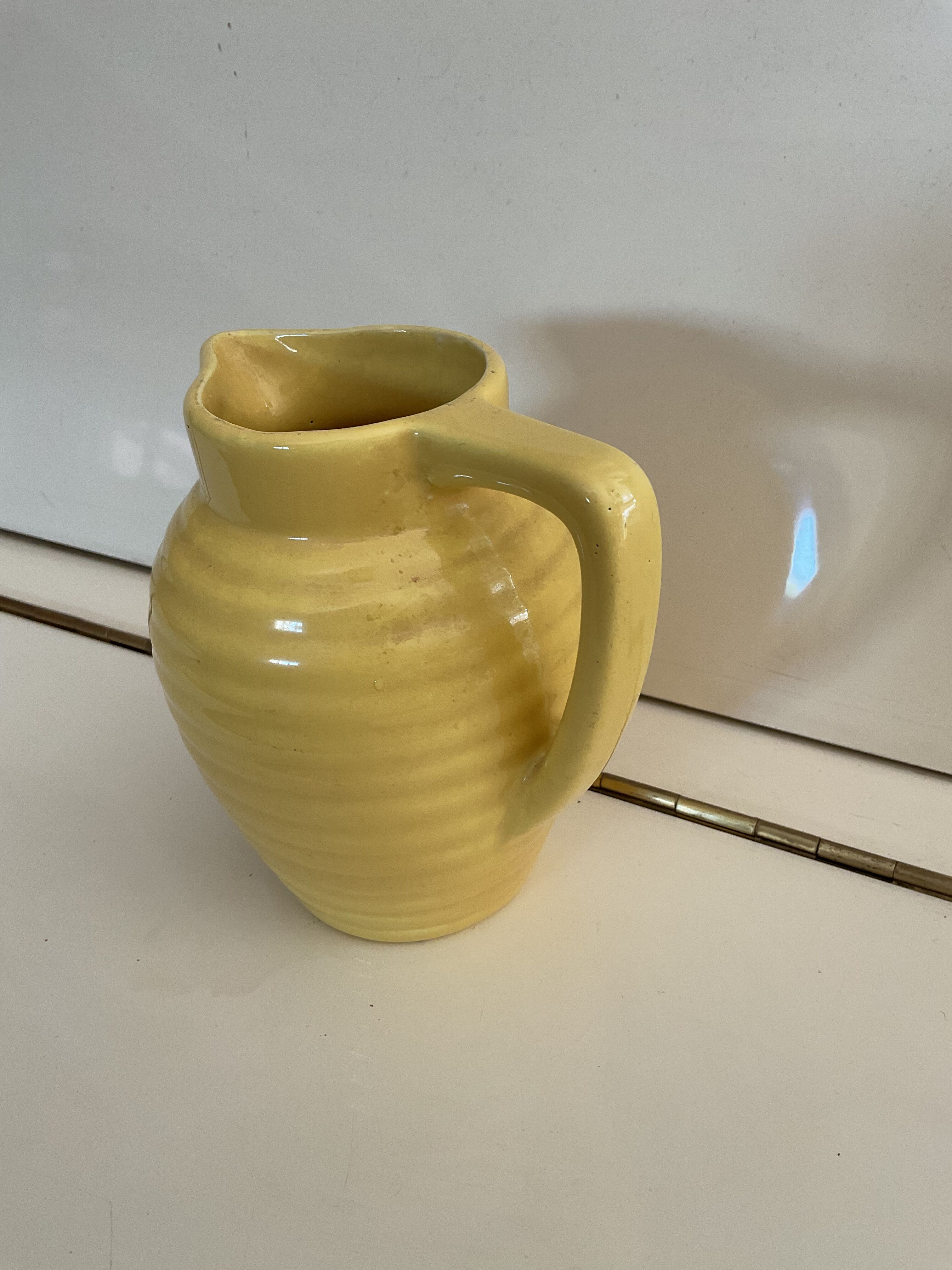 Onnaing jug decanter