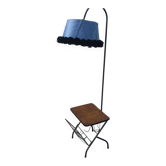 Reading light with scoubidou magazine holder