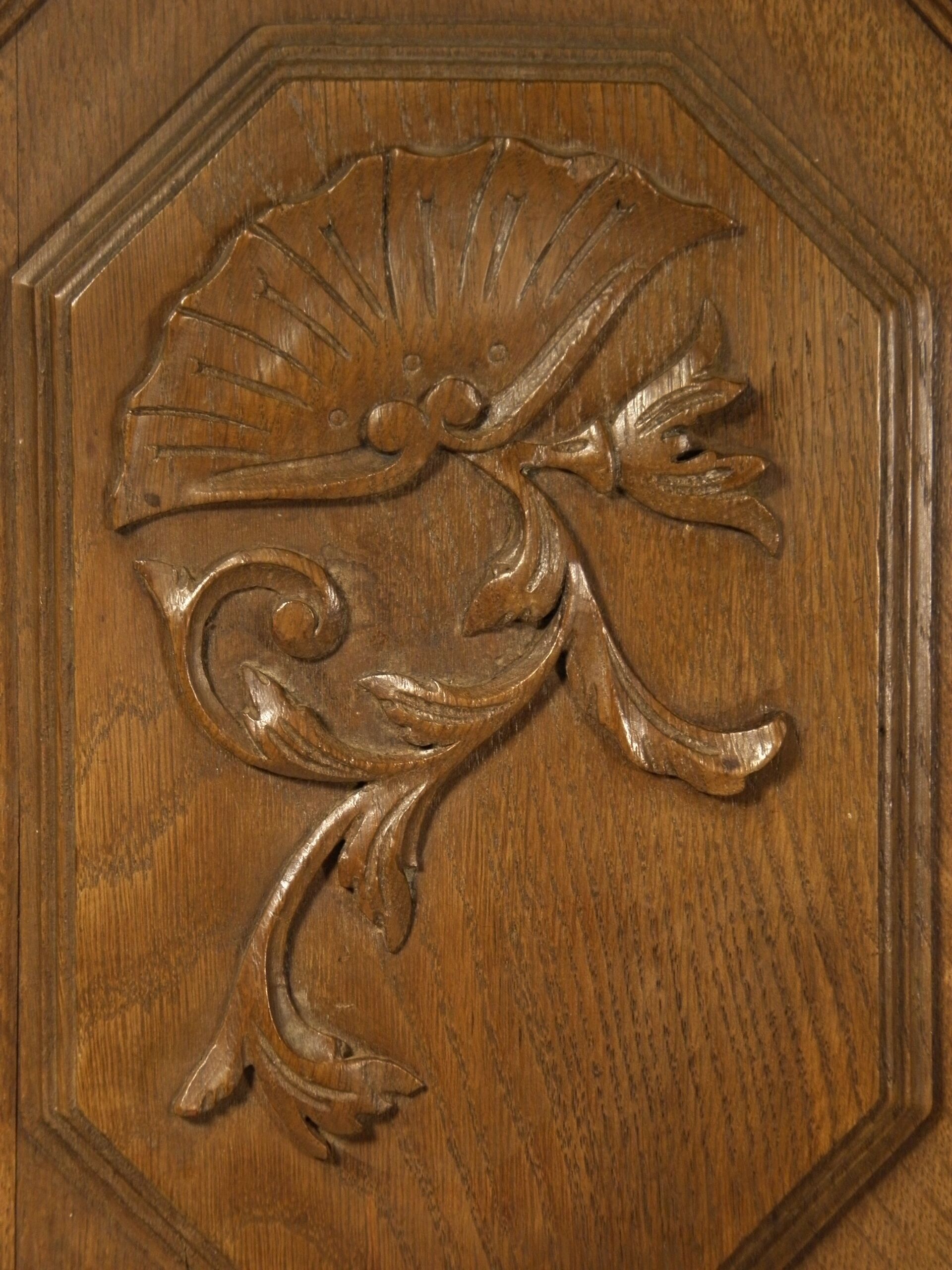 Panneau en bois sculpté 54 x 45 cm