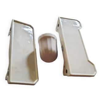 Set of 2 porcelain bathroom shelves