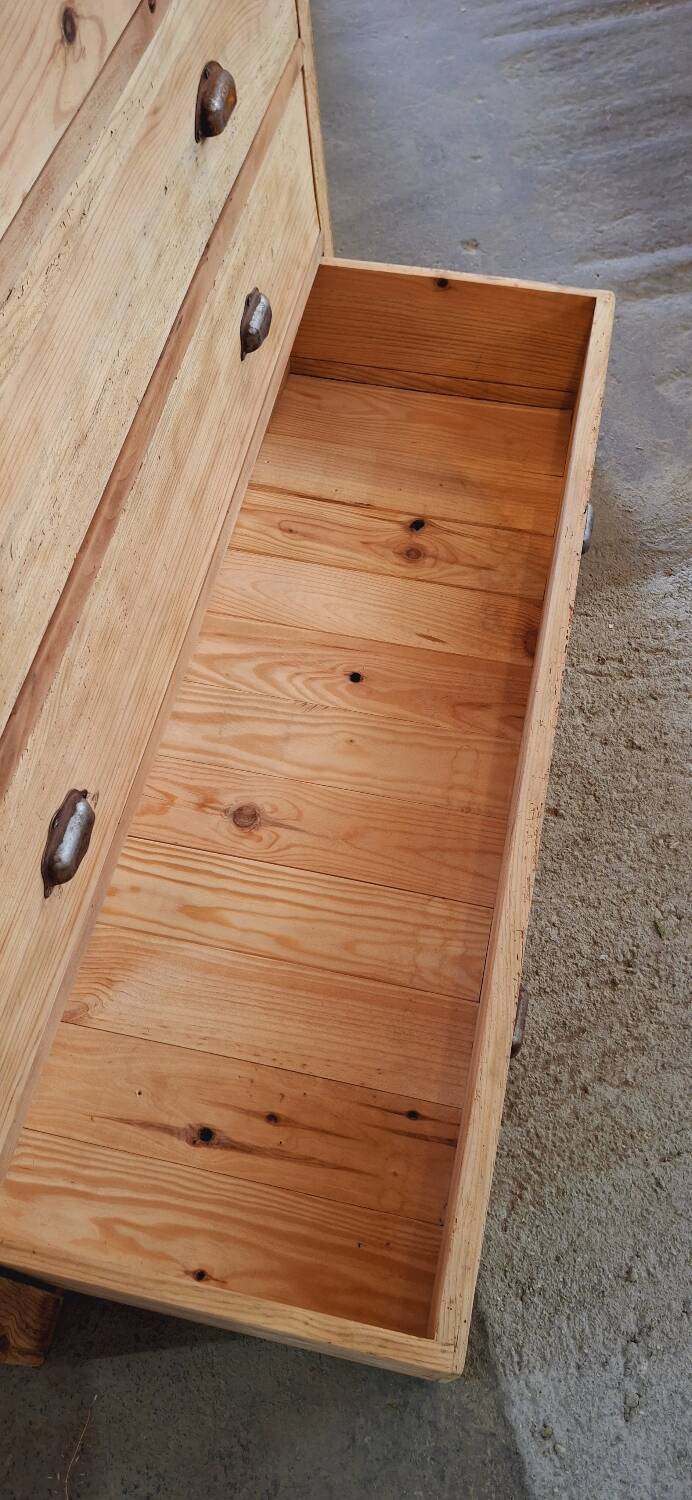 Trade furniture with drawers