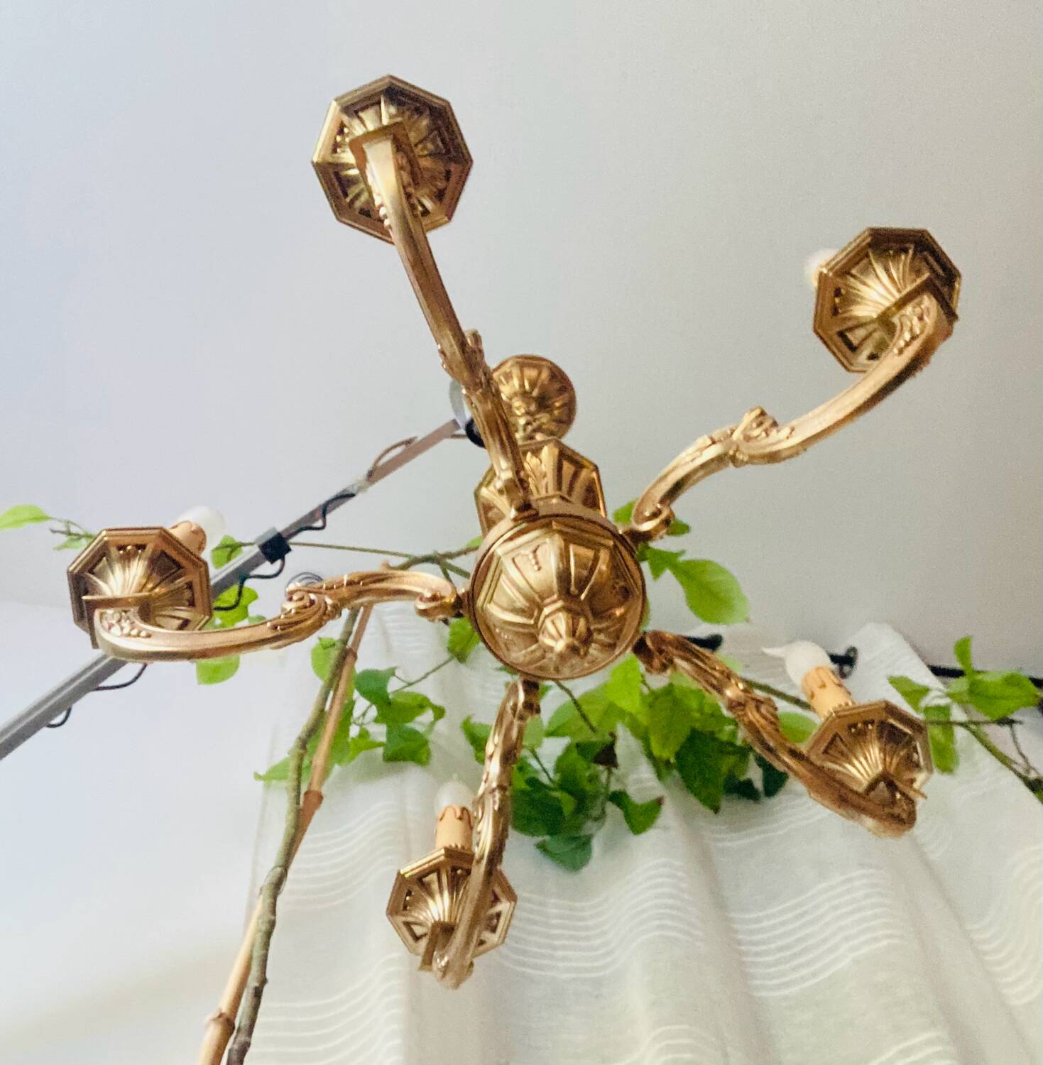 Louis XVI chandelier, 20th century, in solid gilded bronze