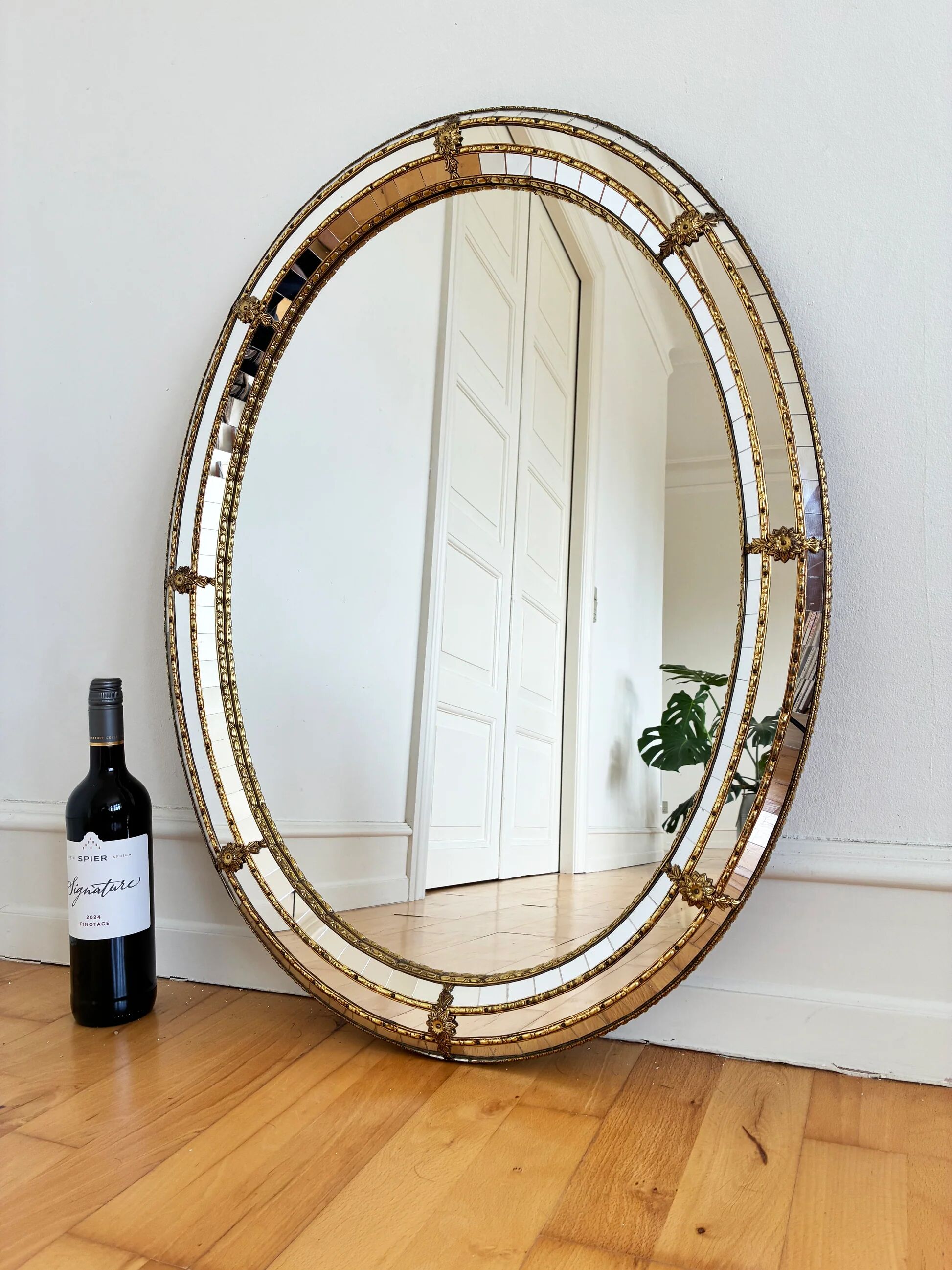 Vintage Spanish Venetian-style wall mirror, oval, brass, 1980s Hollywood Regency