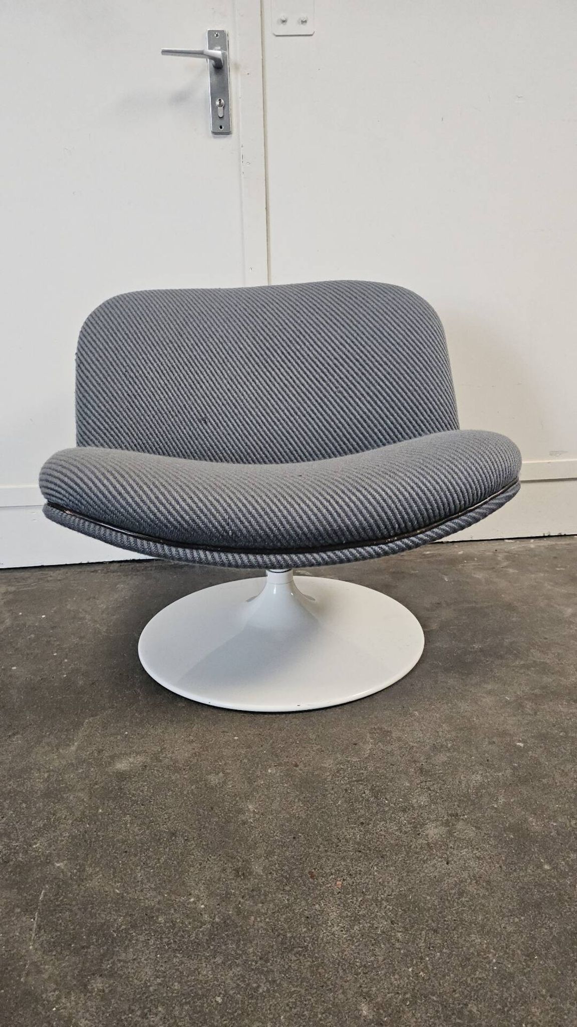 Artifort 508 swivel chairs designed by Geoffrey Harcourt.