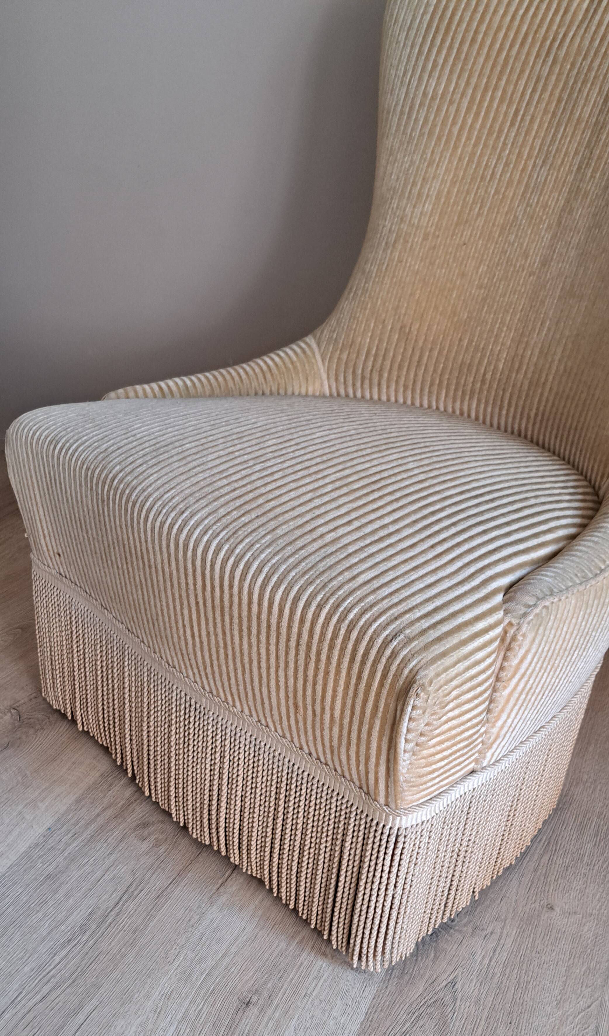 Velvet toad armchair