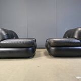 Set of black leather lounge chairs by Sapporo for Mobil Girgi, 1970s
