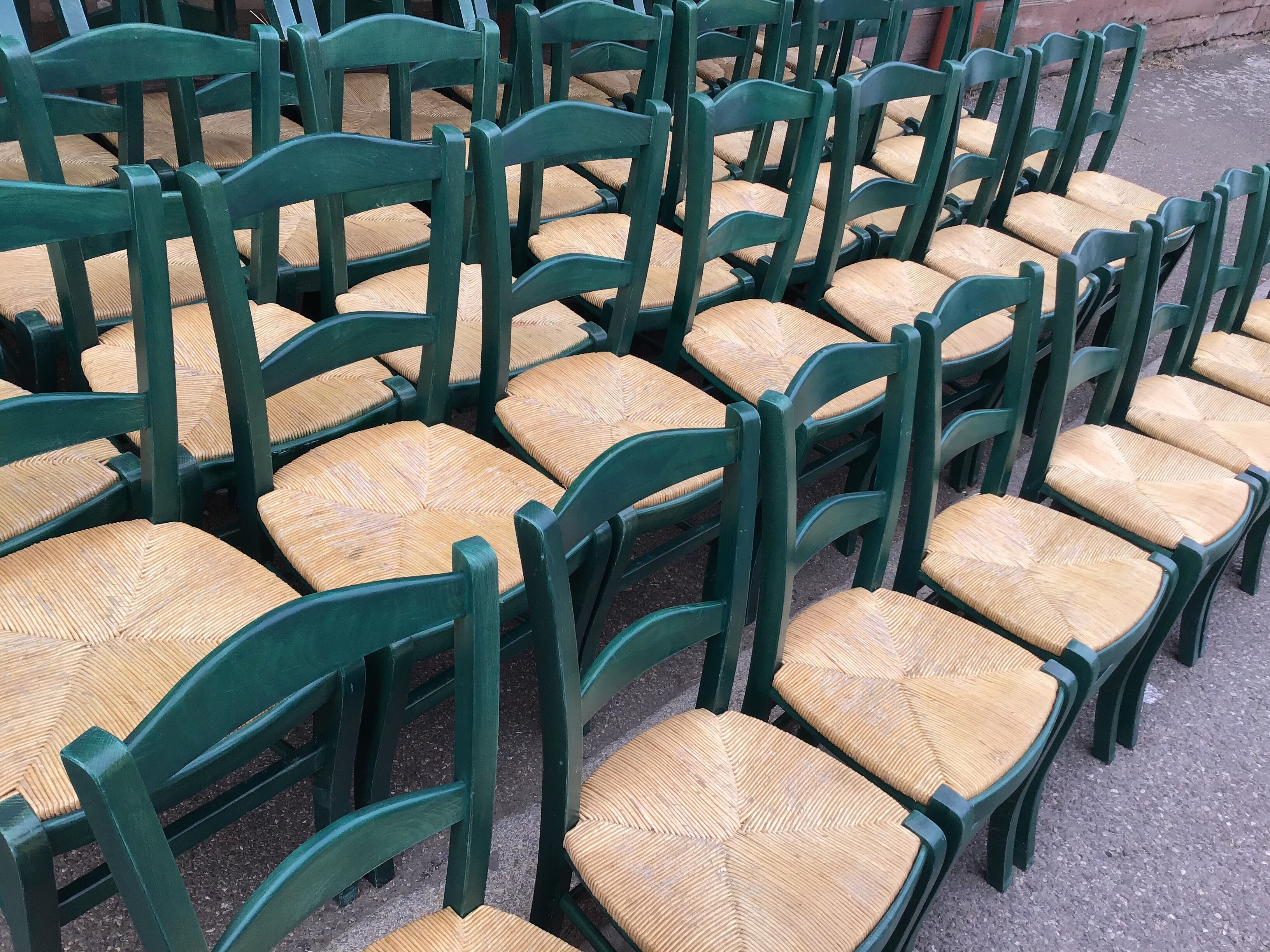 Lot de 70 chaises bistrot restaurant vintage