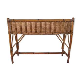 Wicker planter