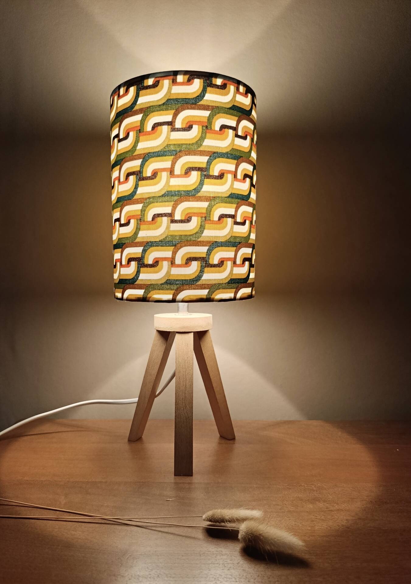 Tripod lamp wood pop Scandinavian | psychedelic print seventies