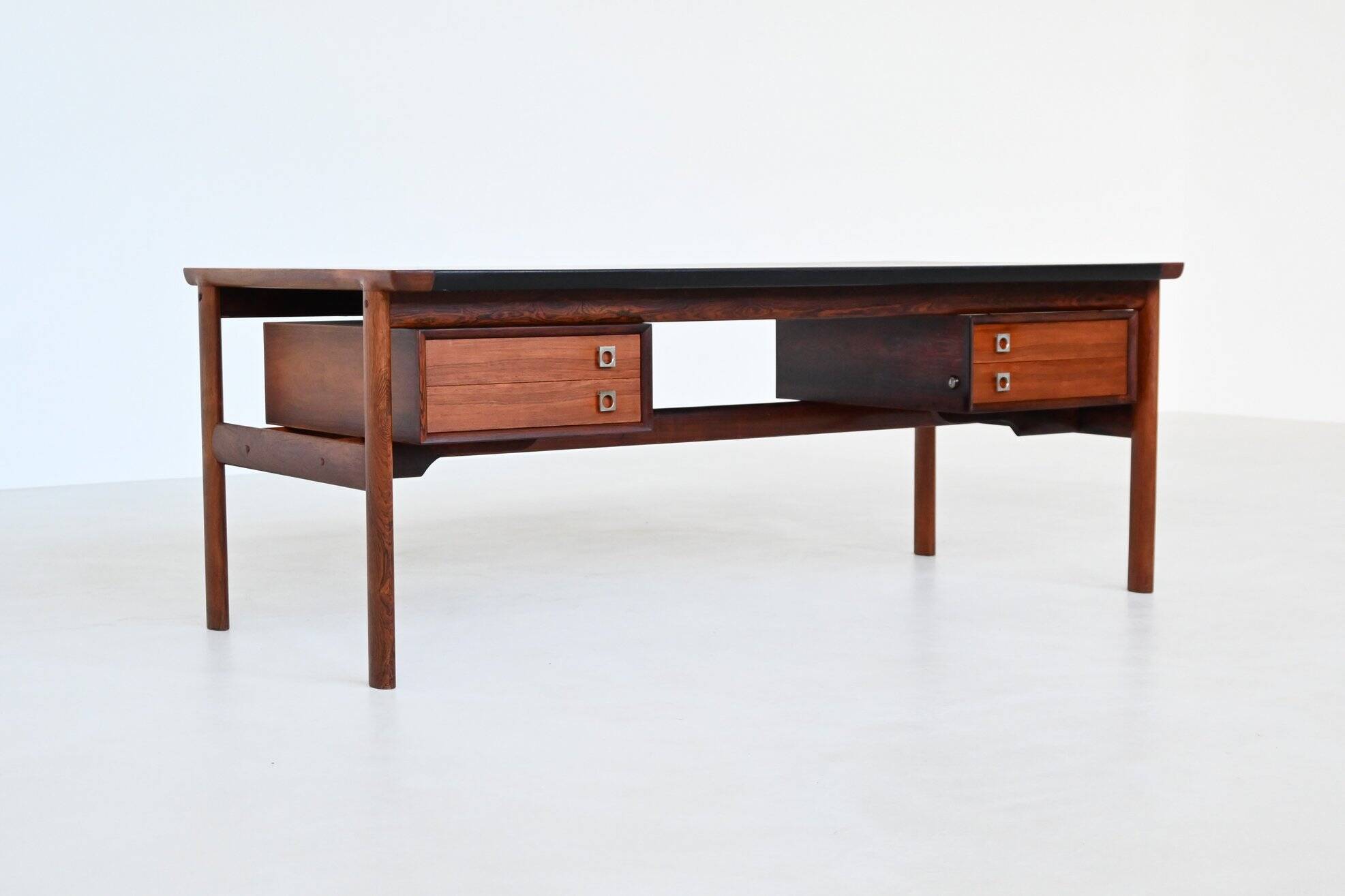 Arne Vodder desk in rosewood and leather Sibast Denmark 1960
