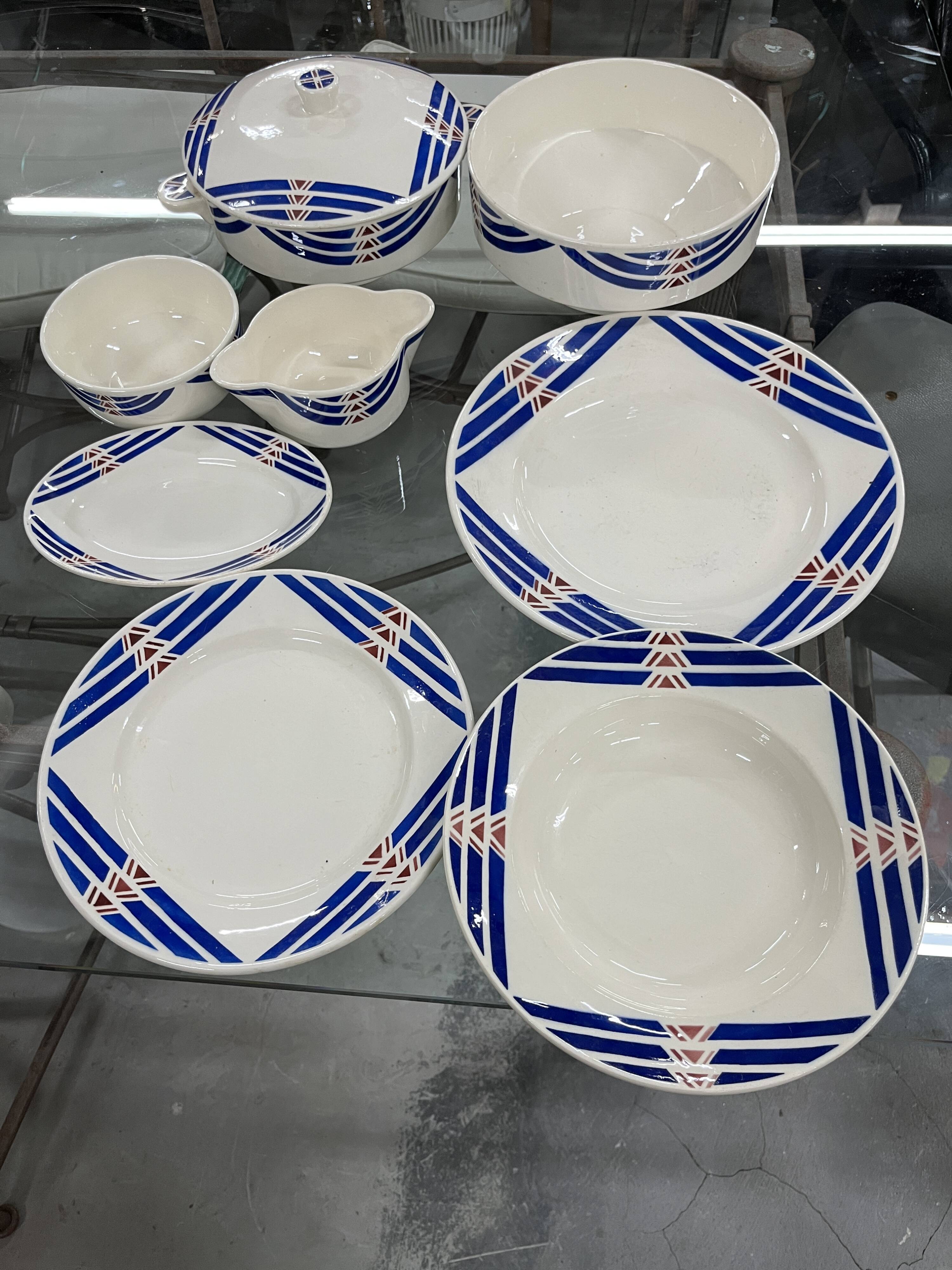 Badonvillers France 53-piece Stella model service