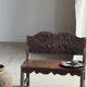 Mini banc à dossier sculpté à motif d'oiseaux stylisés H58 L61