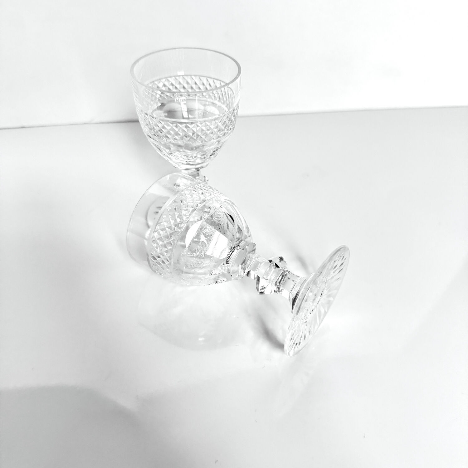 2 crystal Porto glasses by Saint-Louis, Trianon model.