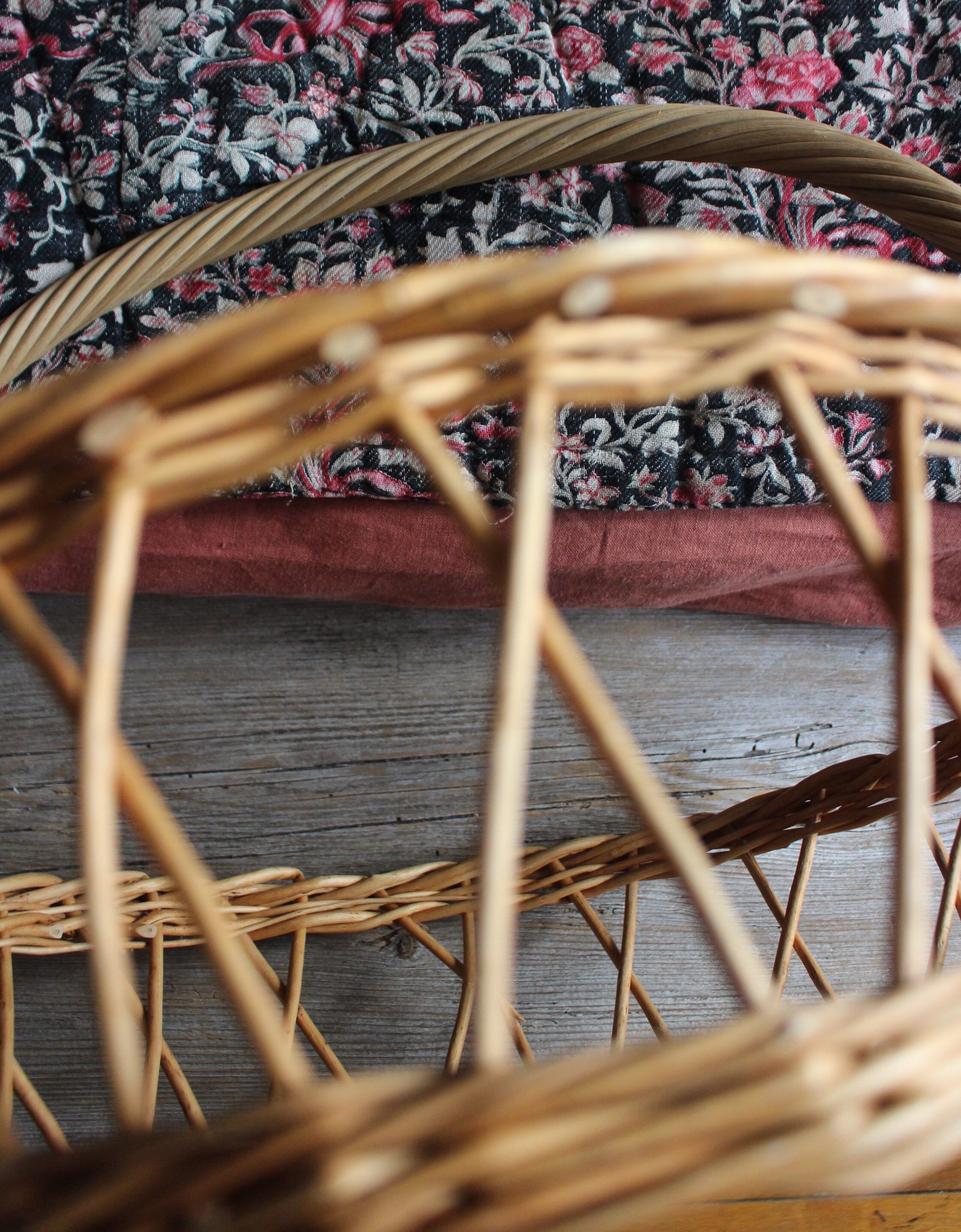 Vintage basket round Osier Large cove