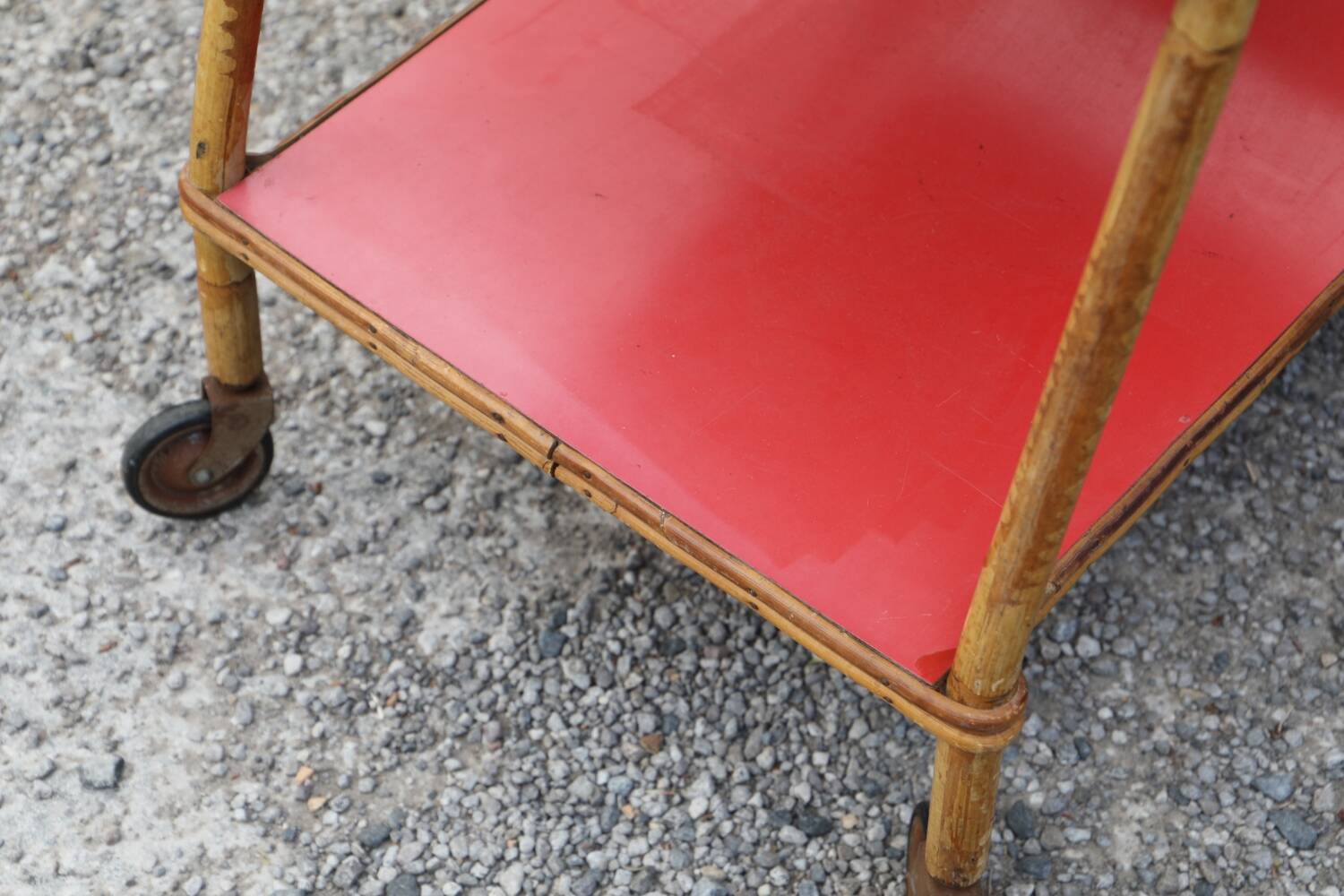 Desserte en rotin et formica