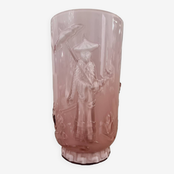 Vase art déco en verre rose avec scène chinoise à effet ombre de verlys, france, 1940s