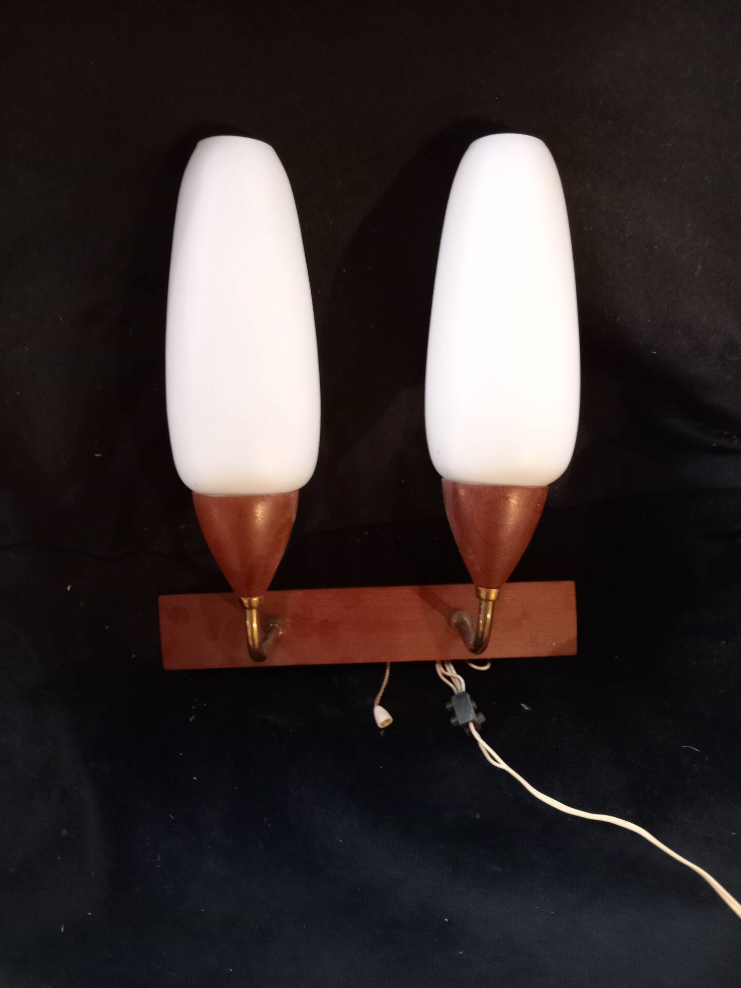 Opaline wall light from the 1960s.